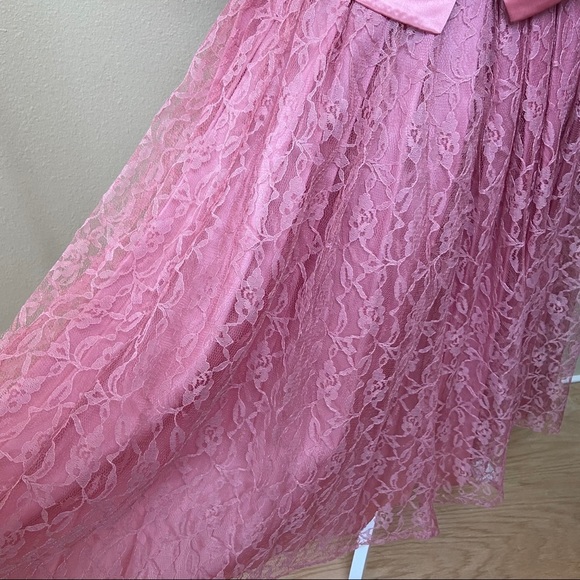 Vintage Pink Lace Dress with Bow on Back - 6 - Picture 9 of 12